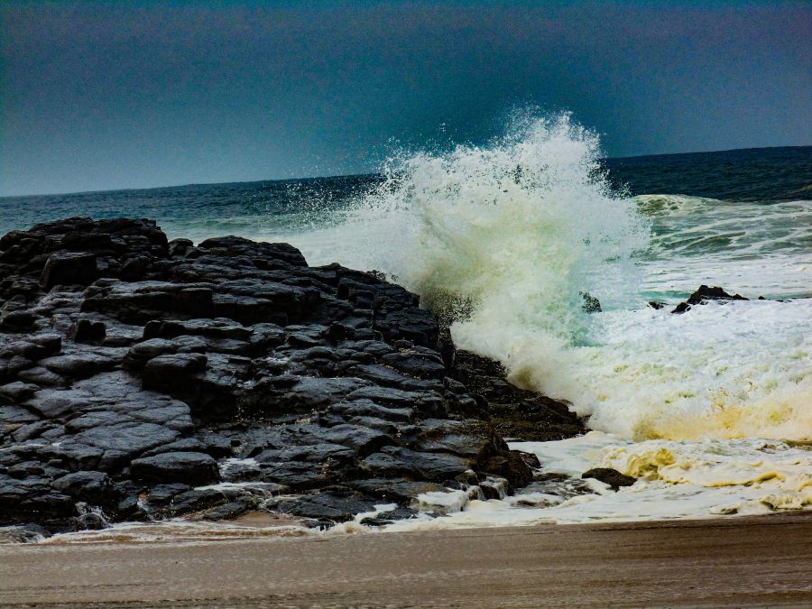 High tide  south africa,ballito,ocean