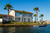 vacation home Luxury holiday home with palm trees on river 