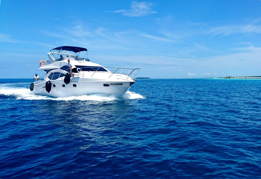 yacht  