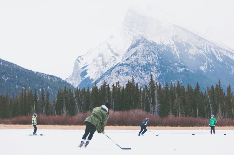 Hockey Children playing ice hockey 