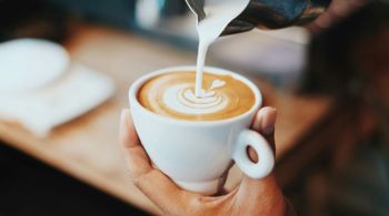 café From hearth to hearth 