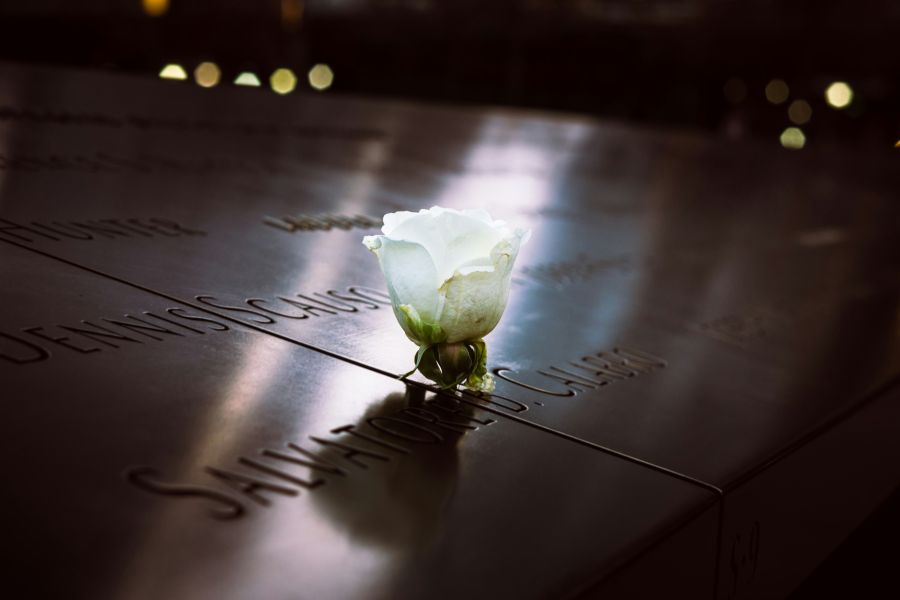 Tribute Emotion 9/11 Memorial // Roses don’t take away the pain 