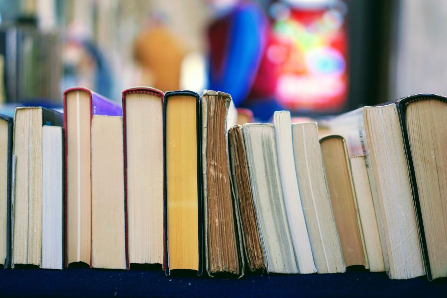book event Found myself looking for these kinds of pictures myself a while ago, when I stumbled upon this book market in Milan, Italy. Snapped a few pictures with the specific intent submitting them on Unsplash. 