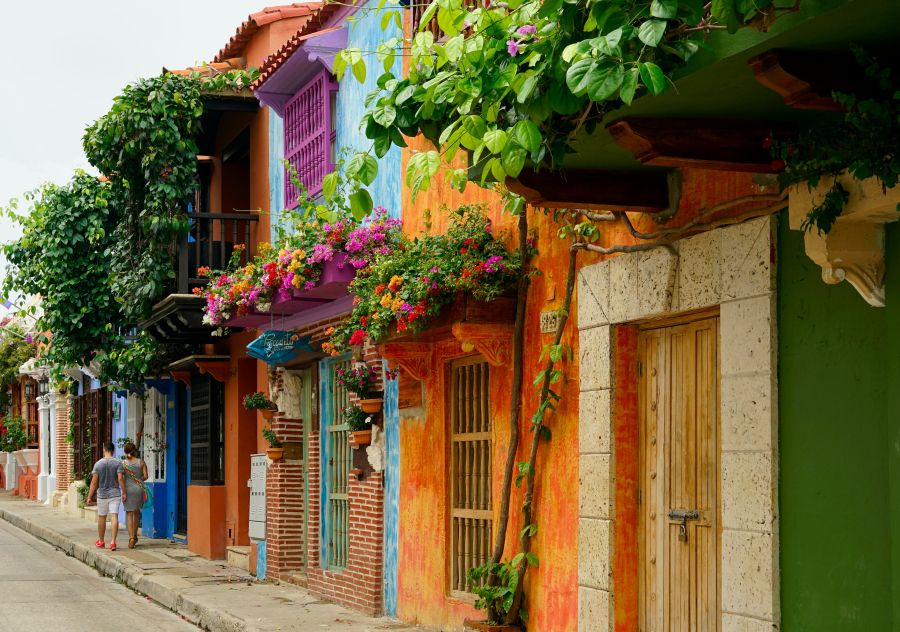 village Cartagena de Indias colors 444 