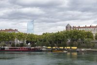 heatwave Lyon Des villes plus vertes. Paysage urbain végétalisé, les quais du Rhône à Lyon. 