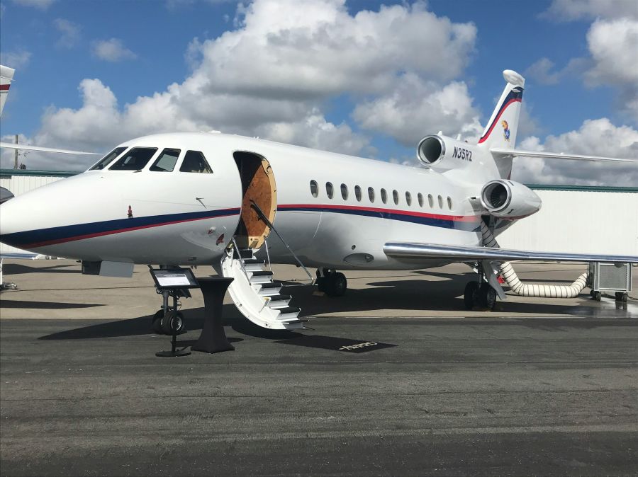 Private jet Falcon 900 orlando,united states,grey