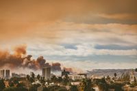Pollution Fire View of the eaton fire from koreatown, los angeles 
