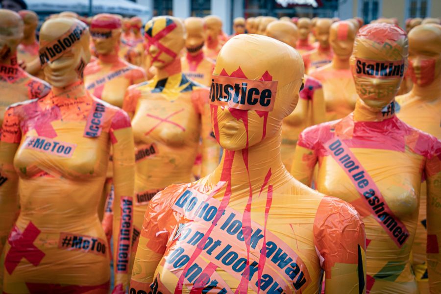 Violence Justice (In)Justice - November 25 is the international day against domestic violence. This photo was taken in Bonn, displaying the work of an artist. 