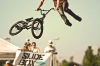 BMX This was shot during a great bmx contest we have here. The scene takes place in June, with a nice summer light at the end of the day… I particularly liked the composition of this picture with this aerial foreground and this static & detached background. Bmx, skateboard, extreme sports or when the body becomes so photogenic… 