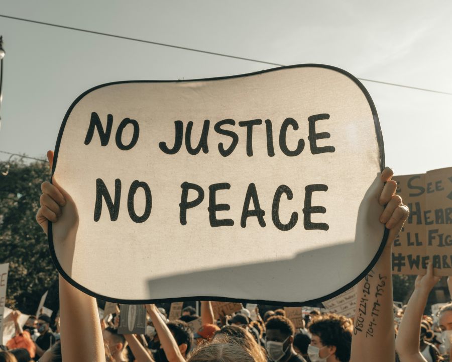 Injustice No Justice, No Peace (IG: @clay.banks) 