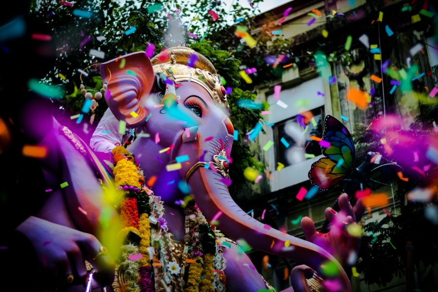 Parade Ganesh Visarjan 2019 in Mumbai (India)  confetti,parade,hinidi parade