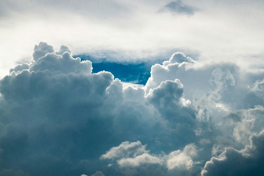 Air Fluffy clouds