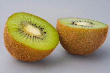 Kiwi fruit Fresh Kiwi Halves 