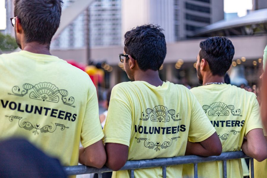 searching volunteers  