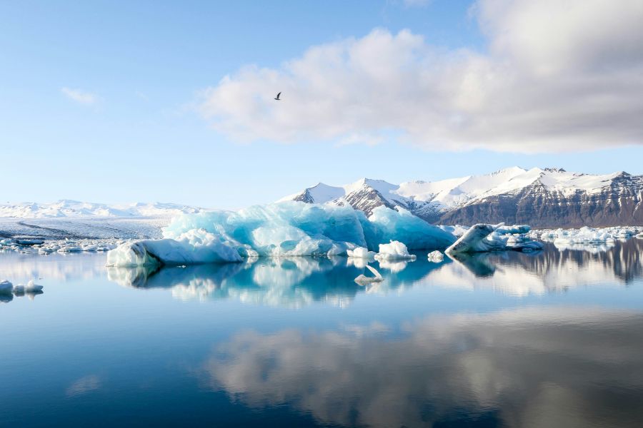 ice Iceberg reflection in Jökulsárlón 