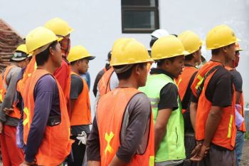 Strike workers  