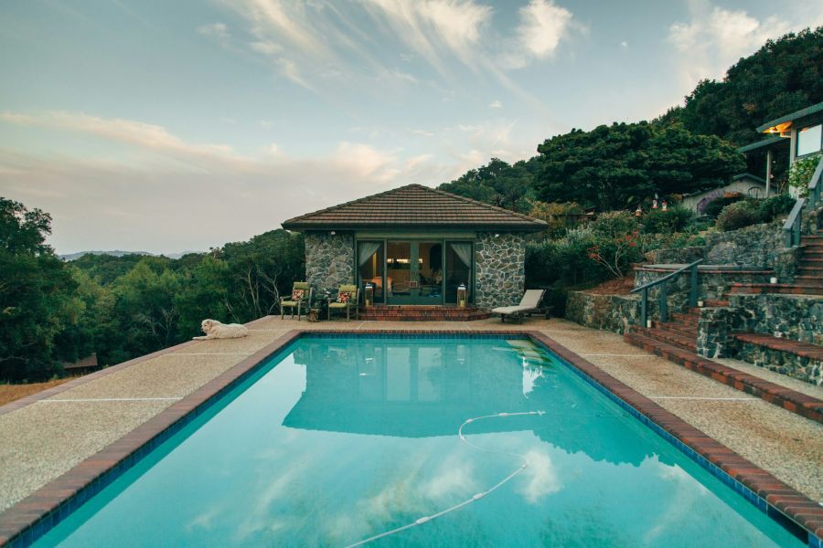 pool We decided for the final night we’d skip the tent and get a proper place to stay. Found this lovely little gem with an incredible view of San Jose on Airbnb. 