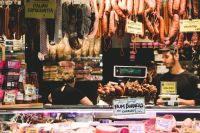 Sausage thief  melbourne,queen victoria market,australia