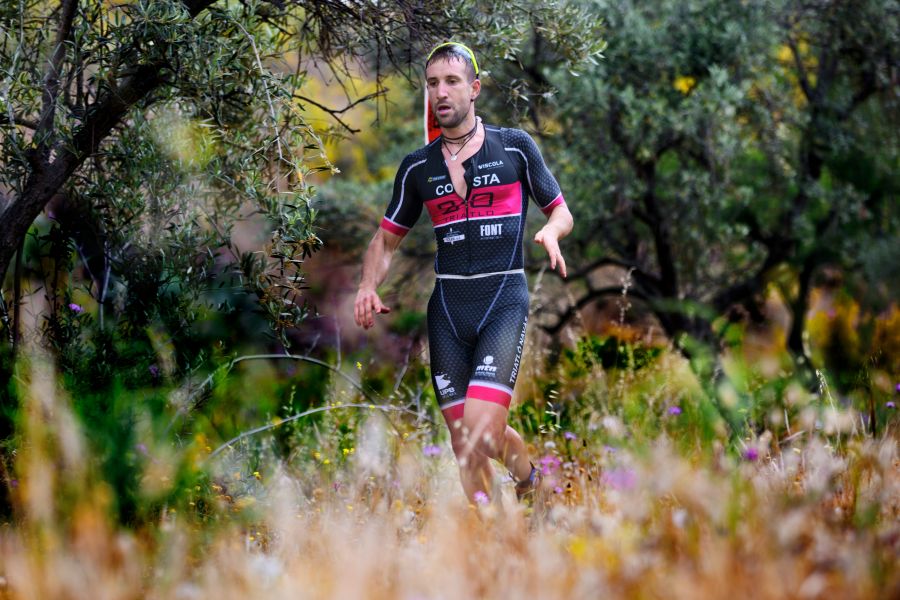Triathlon Segmento de la carrera a pie del Triatlón XTerra celebrado en el Rincón de la Victoria (Málaga) el 19 de Mayo de 2018. Una prueba exigente que requiere buen estado de forma de los participantes y, llevada a cabo en un entorno adecuado y a la par bonito con miuy buenas condiciones climatológicas. rincón de la victoria,spain,rincon de la victoria