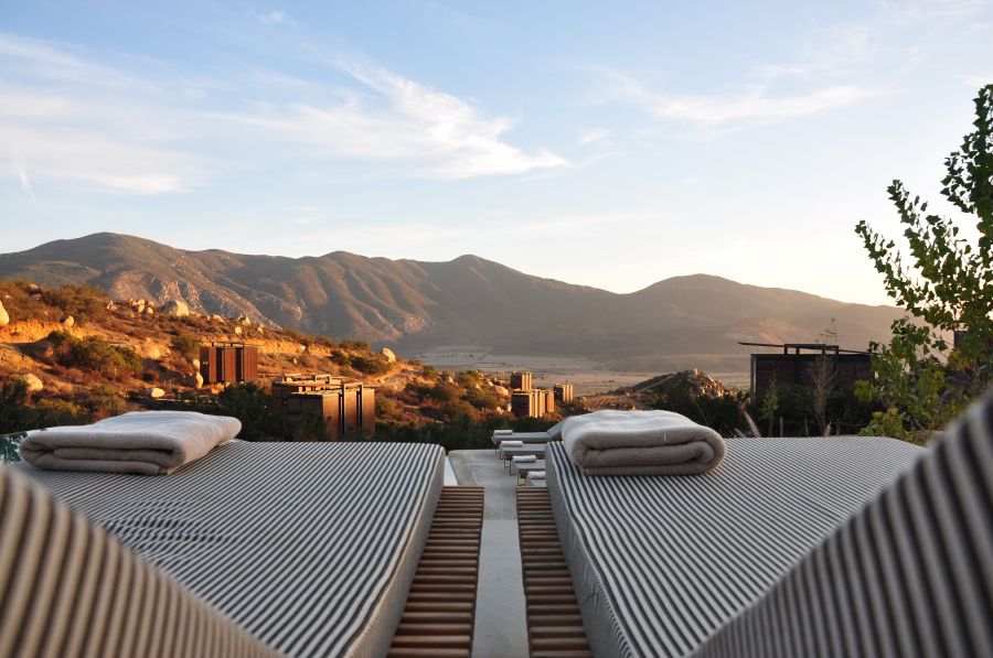 Luxury robbery Deck chairs in the mountains pool,cabins,valle de guadalupe