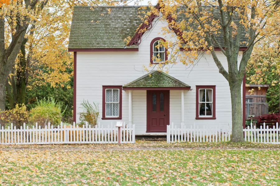 home Small house on an autumn’s day 