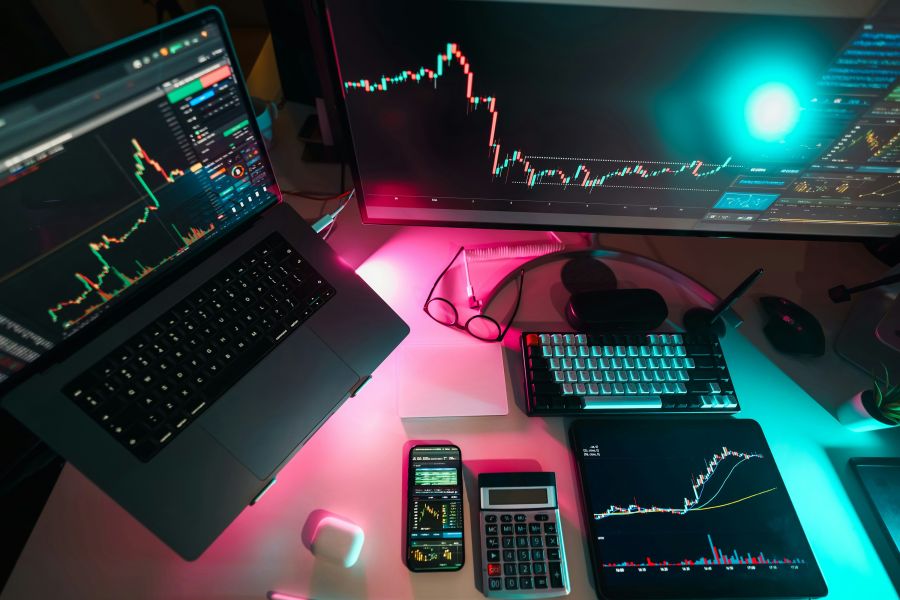 Fraud businessman table global finance and cryptocurrency markets 