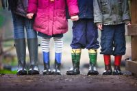 Children rights Playing in mud and streams is the best thing. This is three of my nephews / nieces and one of my kids after some muddy fun at Mottisfont house in Hampshire. Mottisfont is well worth a visit, a fantastic old house set in beautiful gardens along the river Test. 