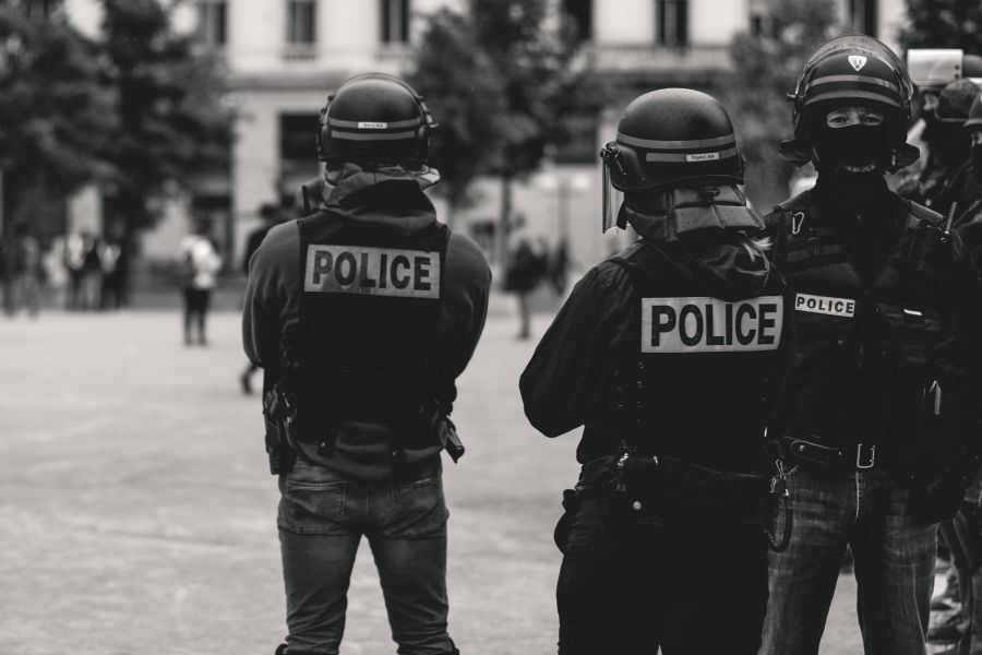 Police violence High police presence in Lyon, France, during the 25th weekend of the yellow vests movement.

Police violence is at its highest since the 1950s. As of now, 23 protestors and bystanders have lost an eye and 5 persons their hand (source: mediapart.fr, http://tiny.cc/6hd85y)
Recently an independant journalist, got arrested (https://twitter.com/GaspardGlanz).
Violence continues, even though Amnesty International and the UN condemn the use of excessive force against protesters (source: amnesty.org france,violence,demonstrations