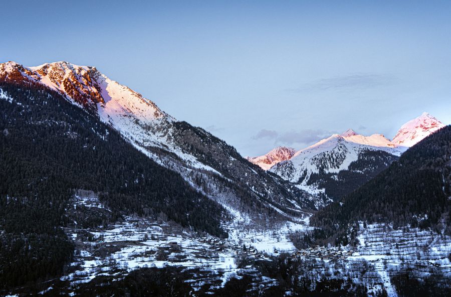 skiing accident 4/5. Alpes, France. Photo taking in the evening. france,nature,glacier