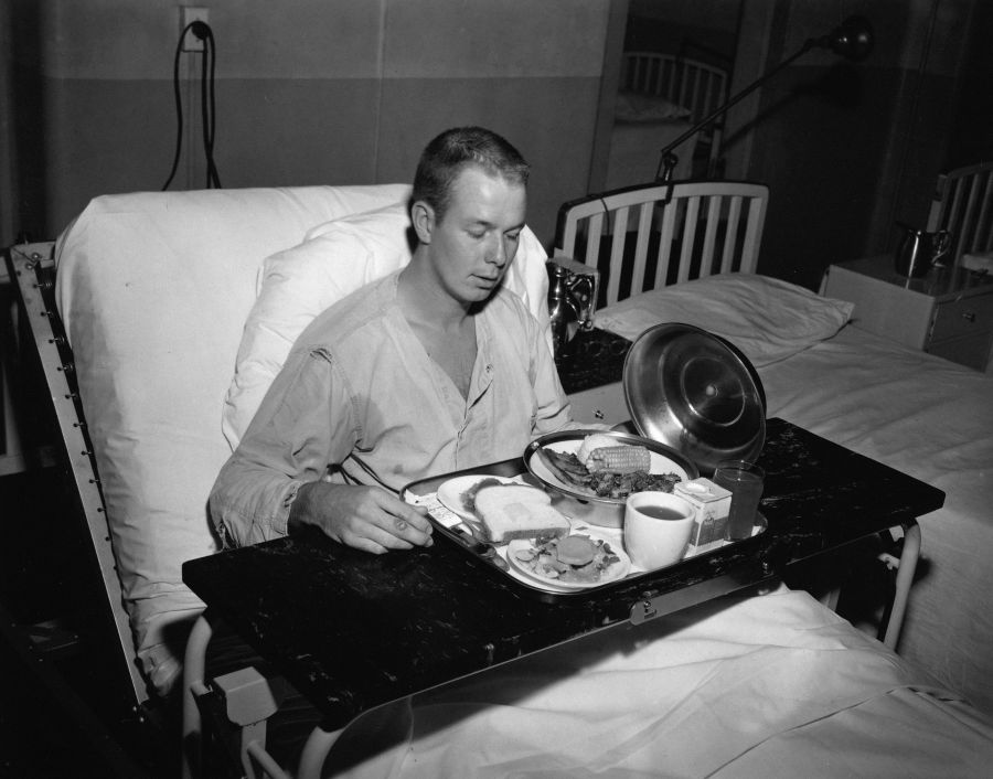 hospital food 18-0194-022 print 4x5 b&w Naval Hospital Portsmouth, New Hampshire. Banquet ring tray service. Photo by Wade. [nutrition] 