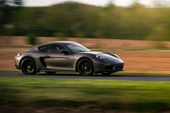 car speed Porsche 718 Cayman