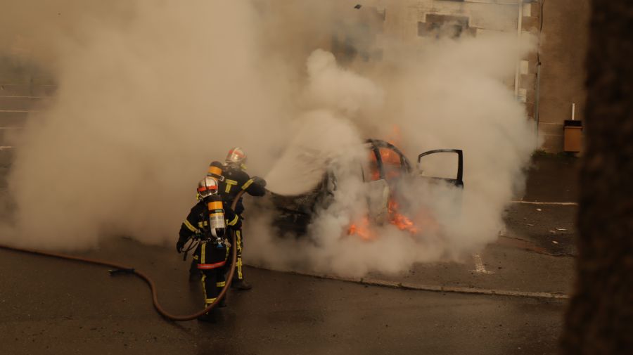 Accident Incident  car,fire,fire fighter