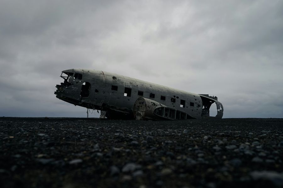 Minibus crash Solheimasandur Plane Wreck iceland,solheimasandur plane wreck,grey